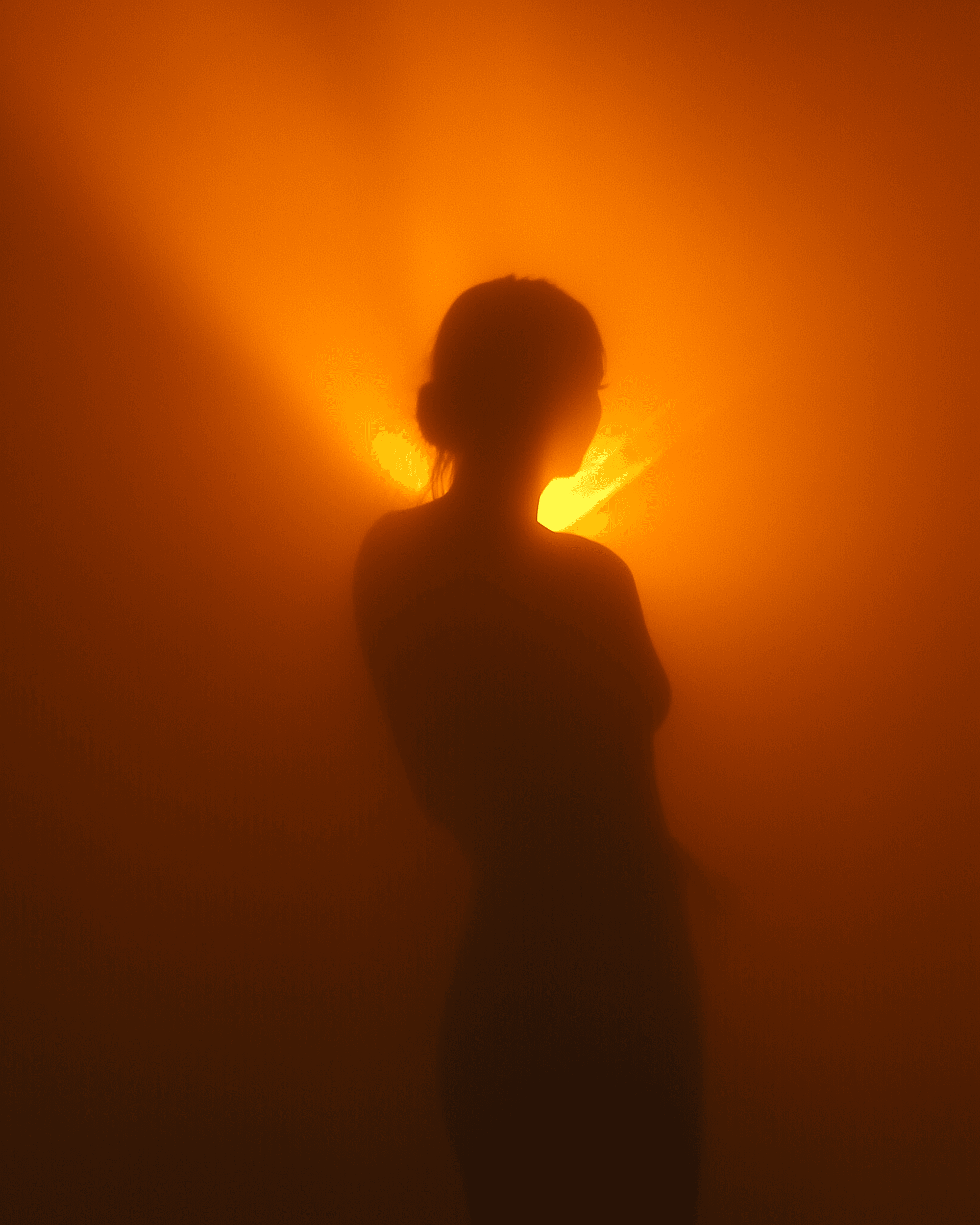 women_yellow_hues